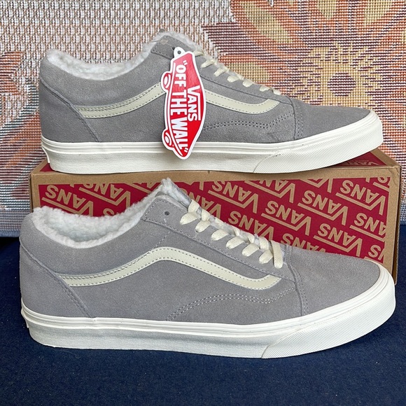 Vans WMNS Old Skool
Cozy Hug Drizzle/Marshmal
VN0005UA6J6
Sneakers - Picture 3 of 16